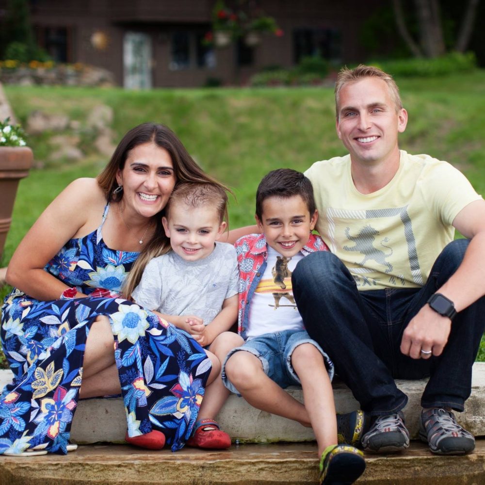 FamilyPhoto-1000x1000